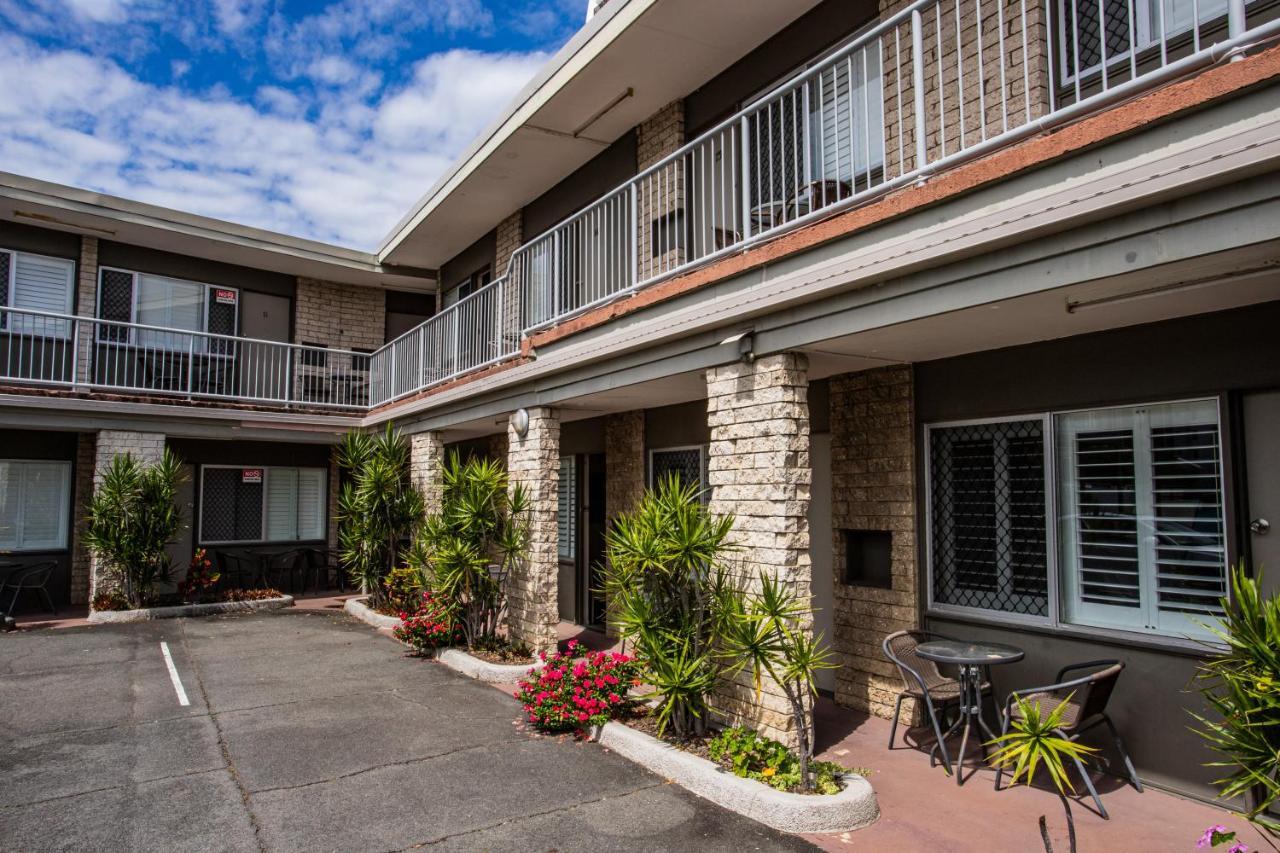 Tropicana Motel Gold Coast Exterior photo